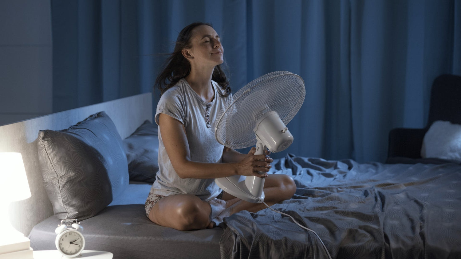 Hot Nights Ahead? Here’s How to Build a Summer-Ready Bed | Pillow World