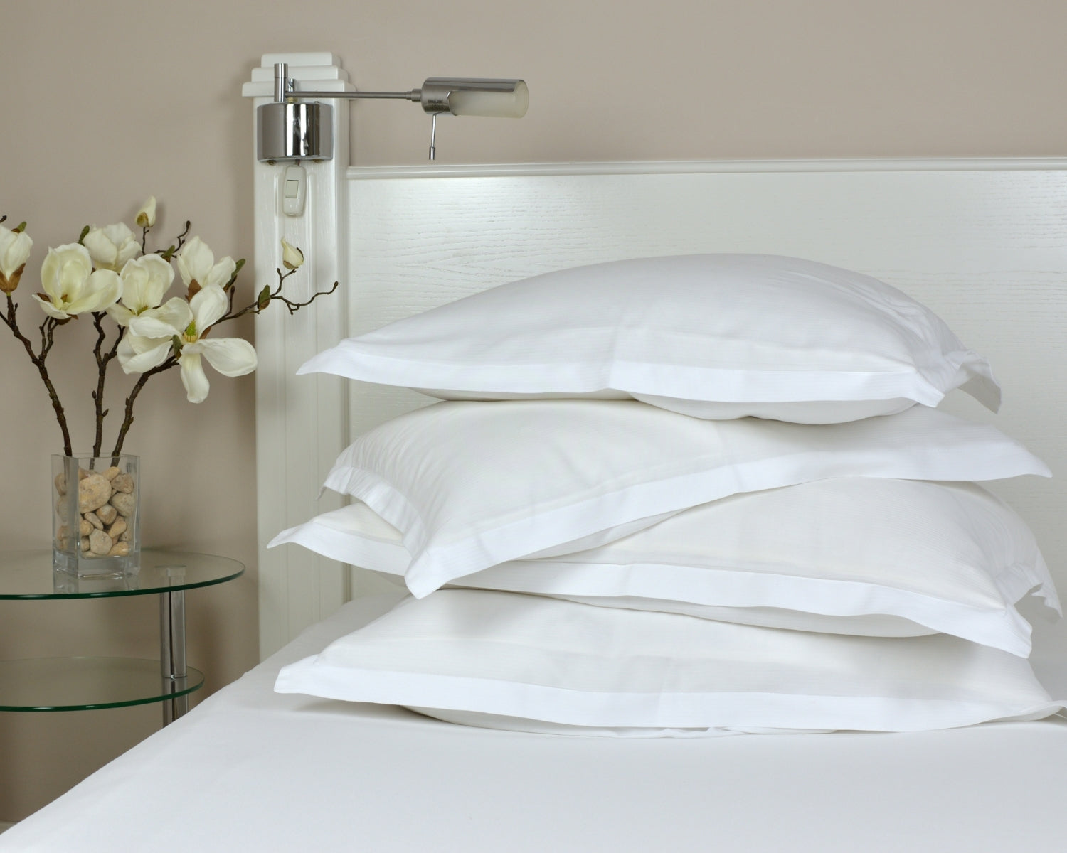 Guest Bedroom Collection | Pillow World | UK's Leading Pillow Specialist | UK's Lowest Prices | Featuring UK's Best Brands including TEMPUR®, Dunlopillo, Hypnos, Silentnight, Sealy, Seriously Comfortable & More