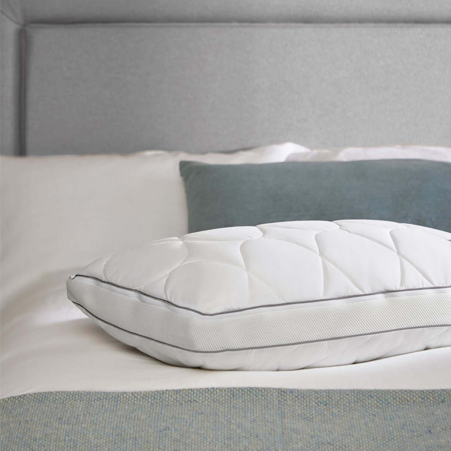 Sealy Airflow Memory Foam Pillow | UK's Leading Pillow Specialist | UK's Lowest Prices | Featuring UK's Best Brands including TEMPUR®, Dunlopillo, Hypnos, Silentnight, Sealy, Seriously Comfortable & More