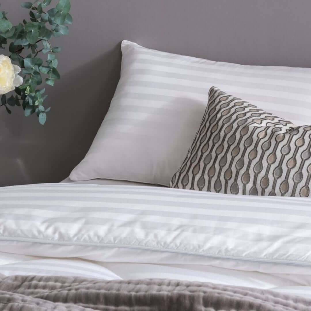 The Fine Bedding Company Boutique Silk Pillow | UK's Leading Pillow Specialist | UK's Lowest Prices | Featuring UK's Best Brands including TEMPUR®, Dunlopillo, Hypnos, Silentnight, Sealy, Seriously Comfortable & More