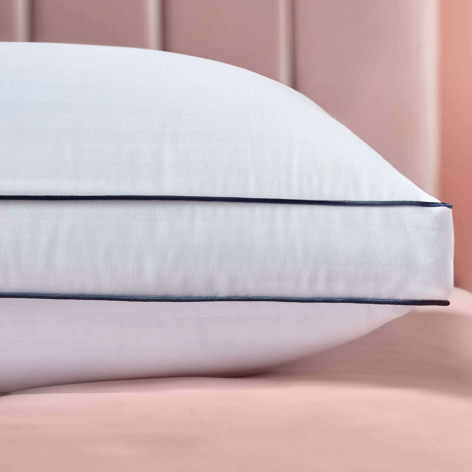 Silentnight Hotel Collection Box Pillow | UK's Leading Pillow Specialist | UK's Lowest Prices | Featuring UK's Best Brands including TEMPUR®, Dunlopillo, Hypnos, Silentnight, Sealy, Seriously Comfortable & More