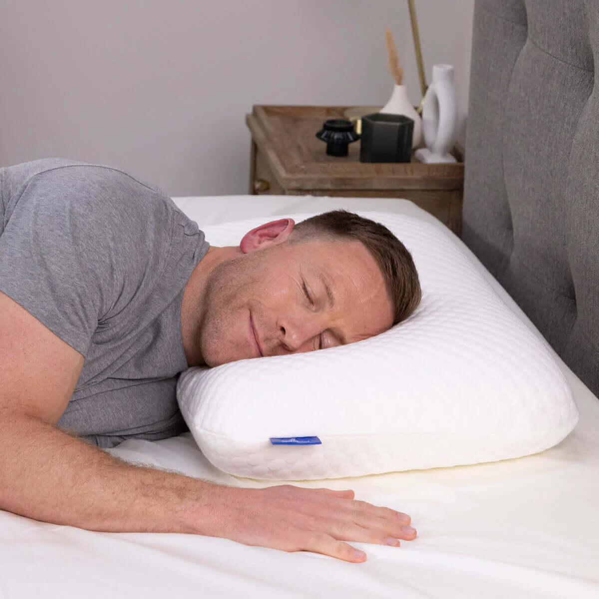 Seriously Comfortable Memory Comfort Side Sleeper Pillow | UK's Leading Pillow Specialist | UK's Lowest Prices | Featuring UK's Best Brands including TEMPUR®, Dunlopillo, Hypnos, Silentnight, Sealy, Seriously Comfortable & More