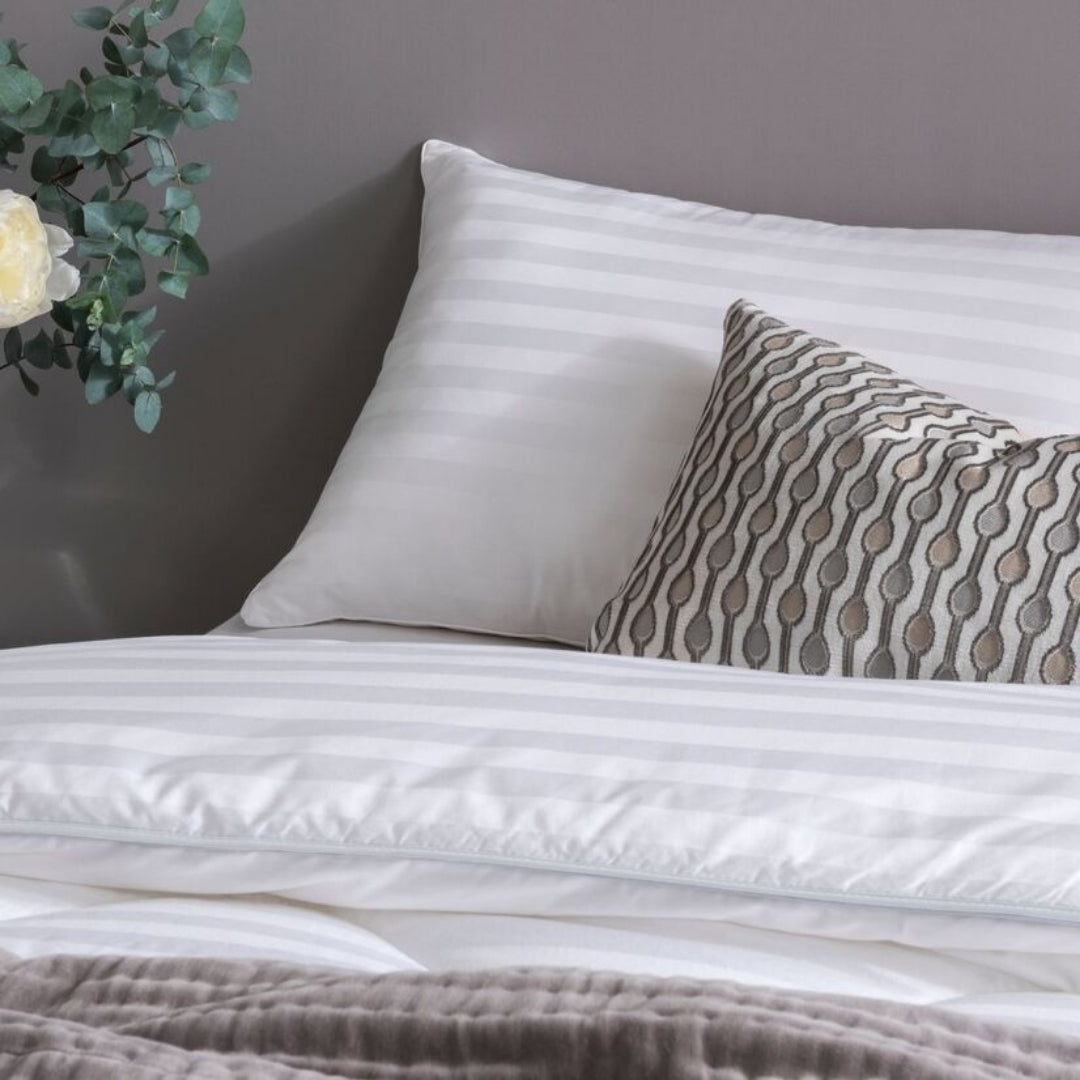 The Fine Bedding Company Boutique Silk Pillow