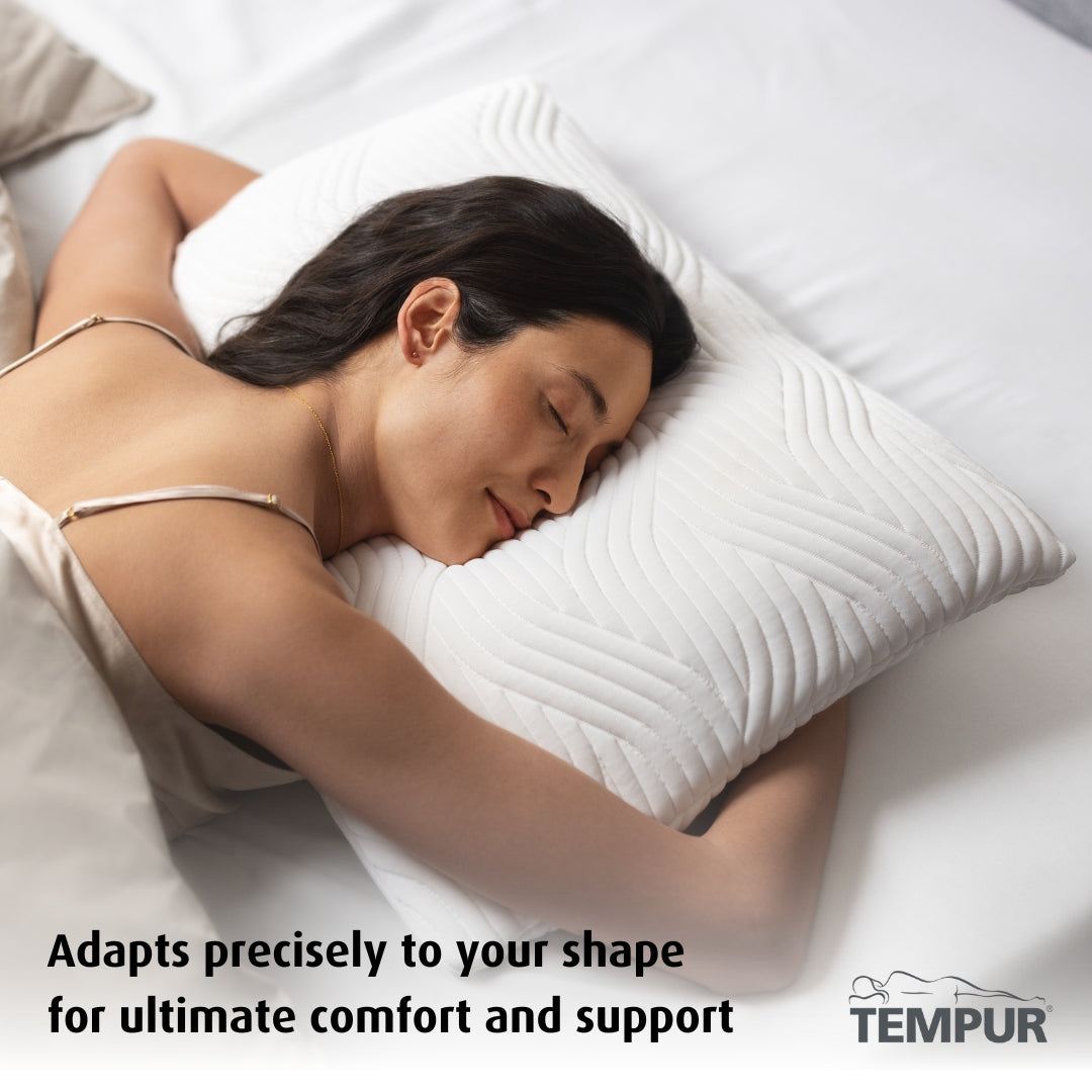 Tempur Comfort Cloud® Soft Pillow moulds to neck, head and shoulders to relieve pressure 