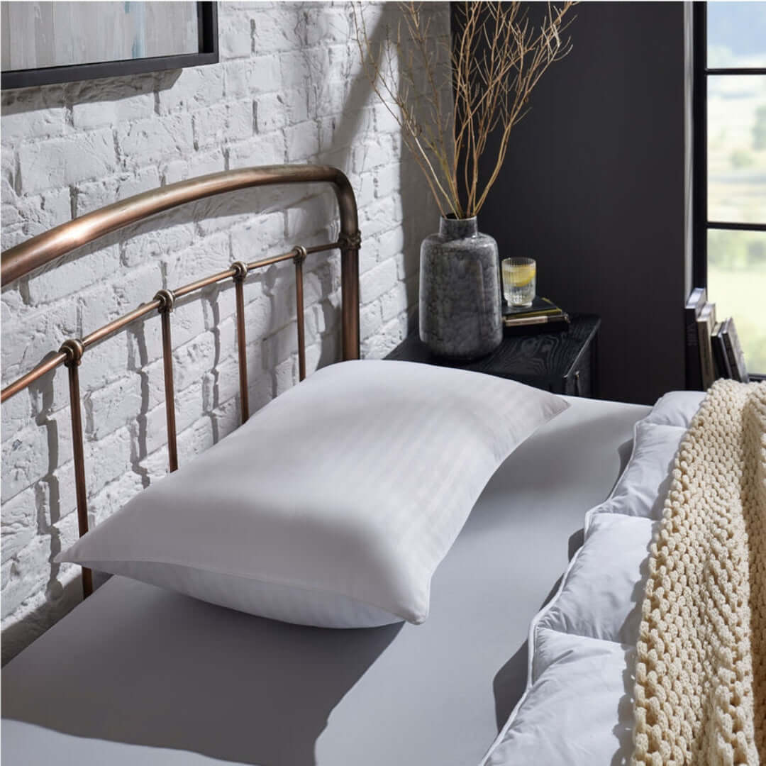 The Fine Bedding Company Luna Extra Firm Pillow | UK's Leading Pillow Specialist | UK's Lowest Prices | Featuring UK's Best Brands including TEMPUR®, Dunlopillo, Hypnos, Silentnight, Sealy, Seriously Comfortable & More